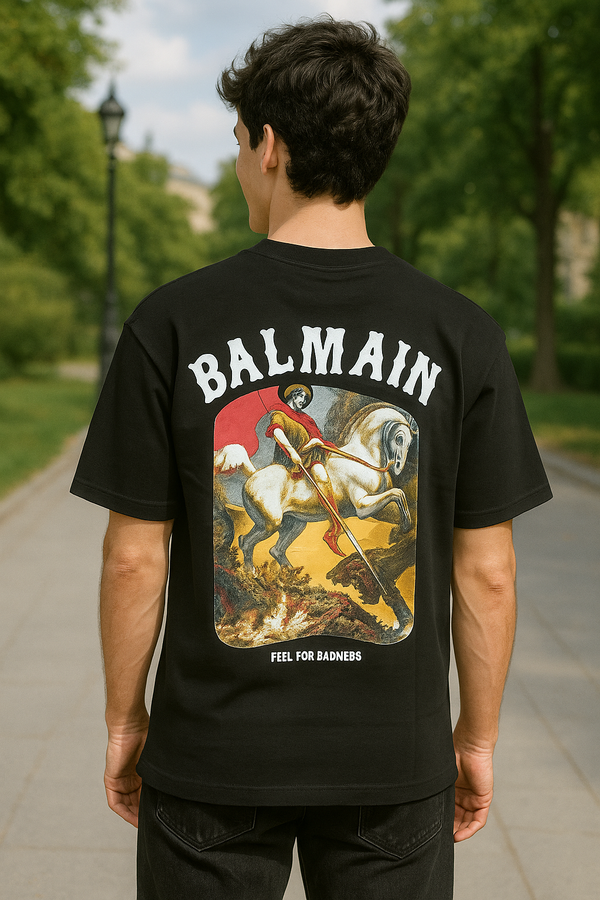 Unisex black oversized t-shirt with bold graphic print – casual streetwear for men and women